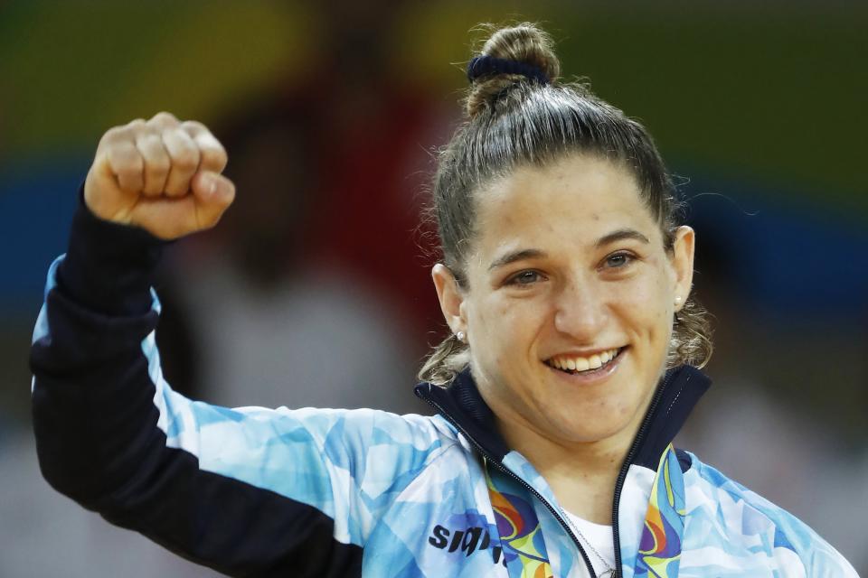 La medallista olímpica en natación Paula Pareto también formará parte del team.