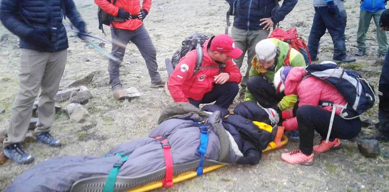 Un hombre rodó en el cerro Adolfo Calle y fue rescatado